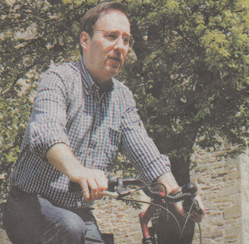 Pfarrer Andreas Isenburg beim Radfahren